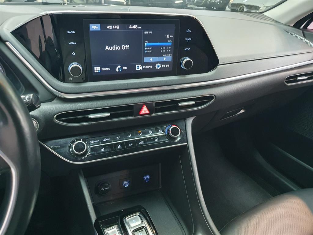 HYUNDAI Sonata - Vista 8