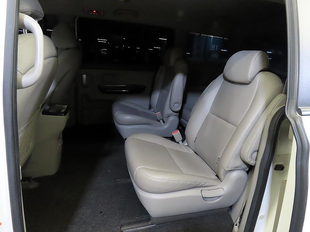 KIA Carnival - Vista 7