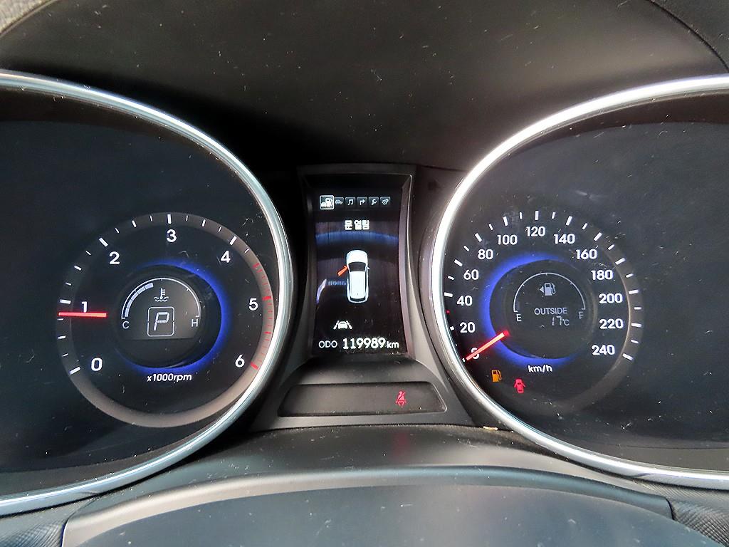 HYUNDAI Maxcruz - Vista 9