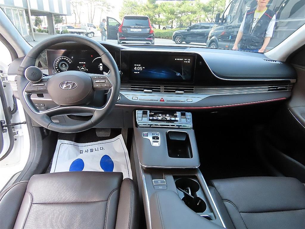 HYUNDAI Grandeur - Vista 7