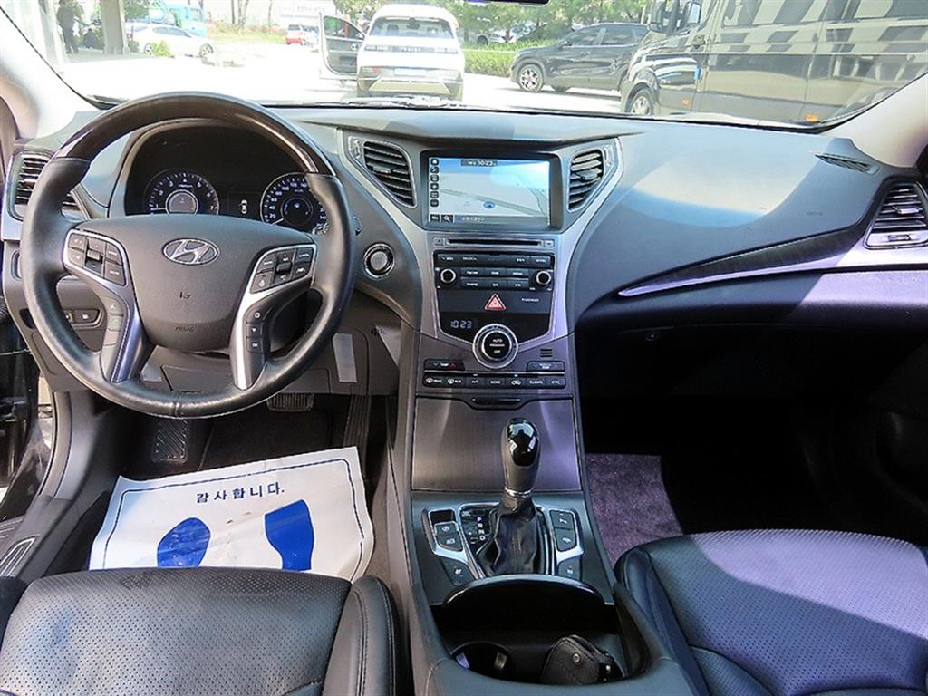 HYUNDAI Grandeur - Vista 7