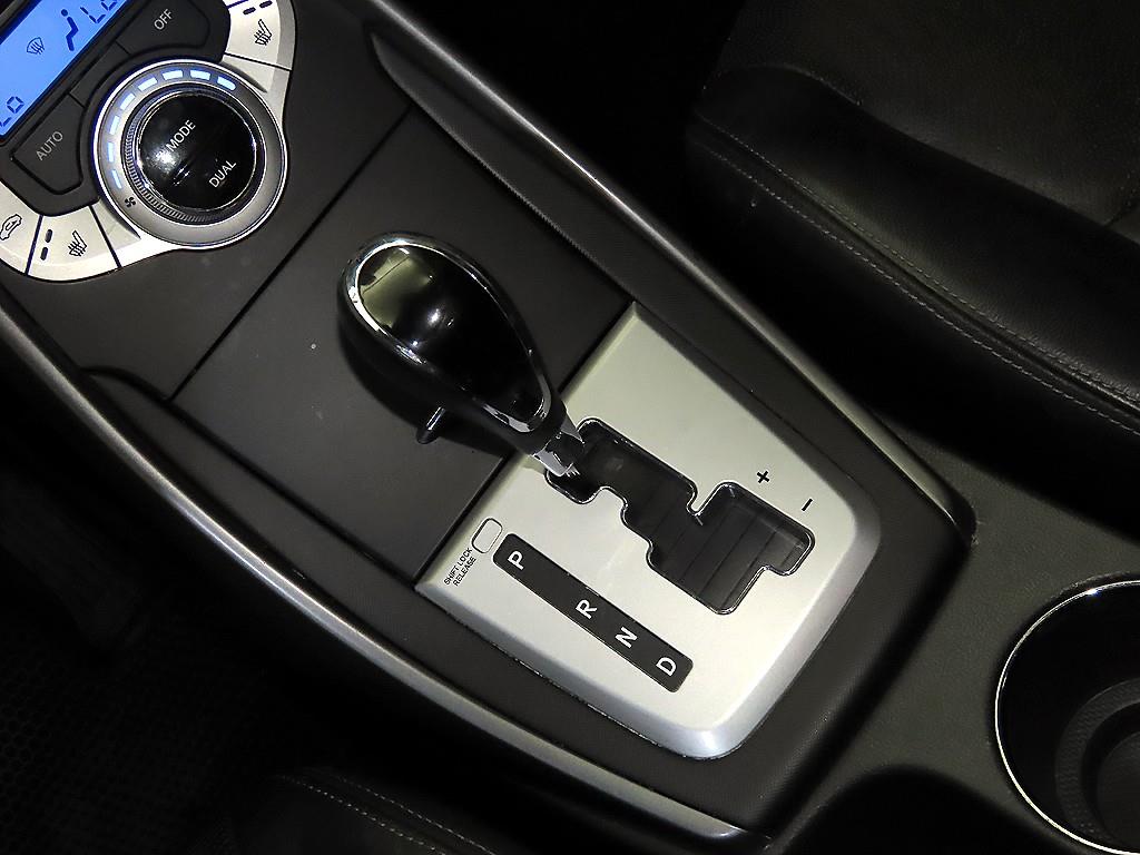 HYUNDAI Avante - Vista 12