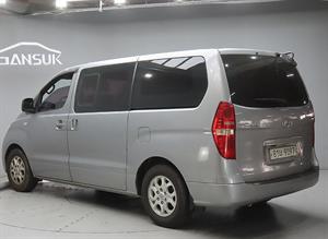 HYUNDAI Starex - Vista 6