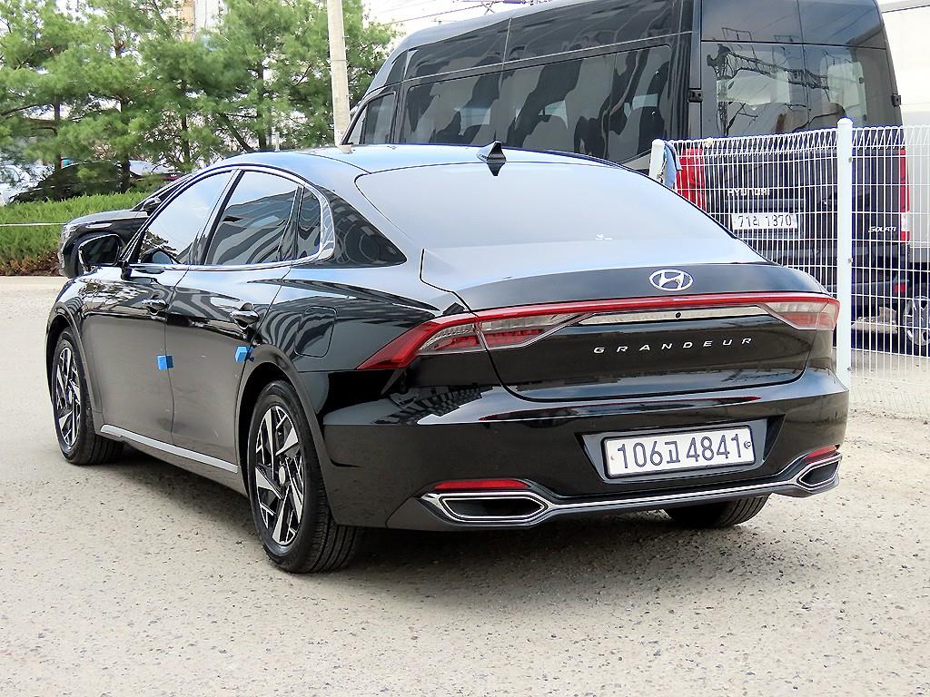 HYUNDAI Grandeur - Vista 3