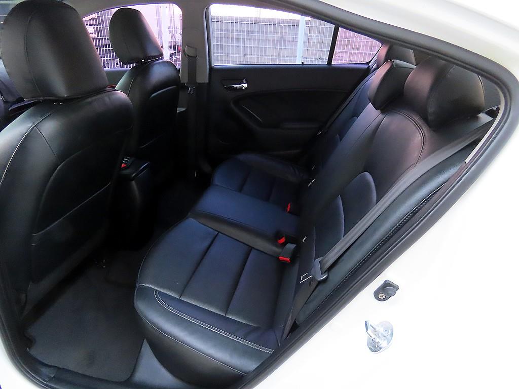 KIA K3 - Vista 6