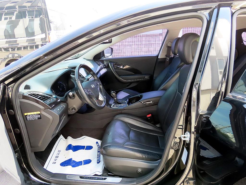 HYUNDAI Grandeur - Vista 5