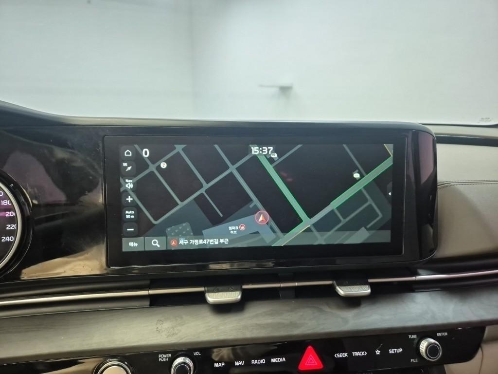 KIA Carnival - Vista 11