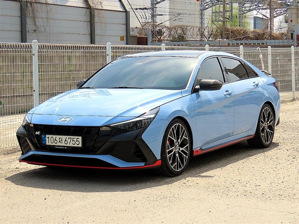 HYUNDAI Avante - Vista 2