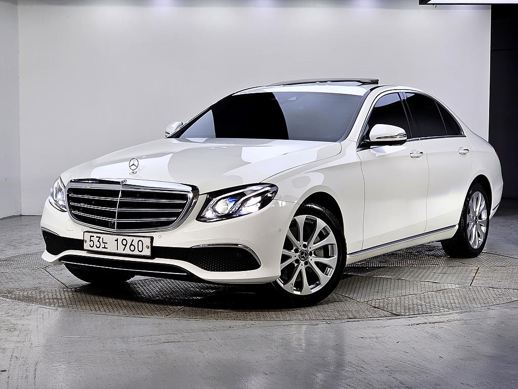 Mercedes Benz E class 2019 Blanco - Importación desde Corea - HF Imports Iquique - Foto 1