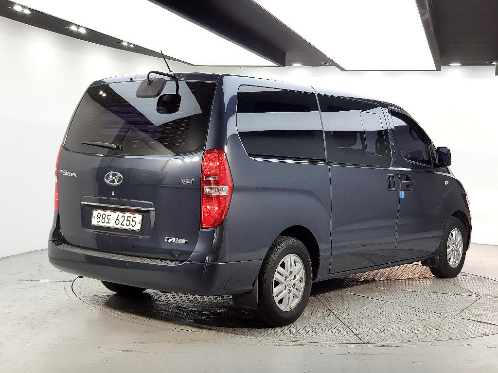 HYUNDAI Starex - Vista 4