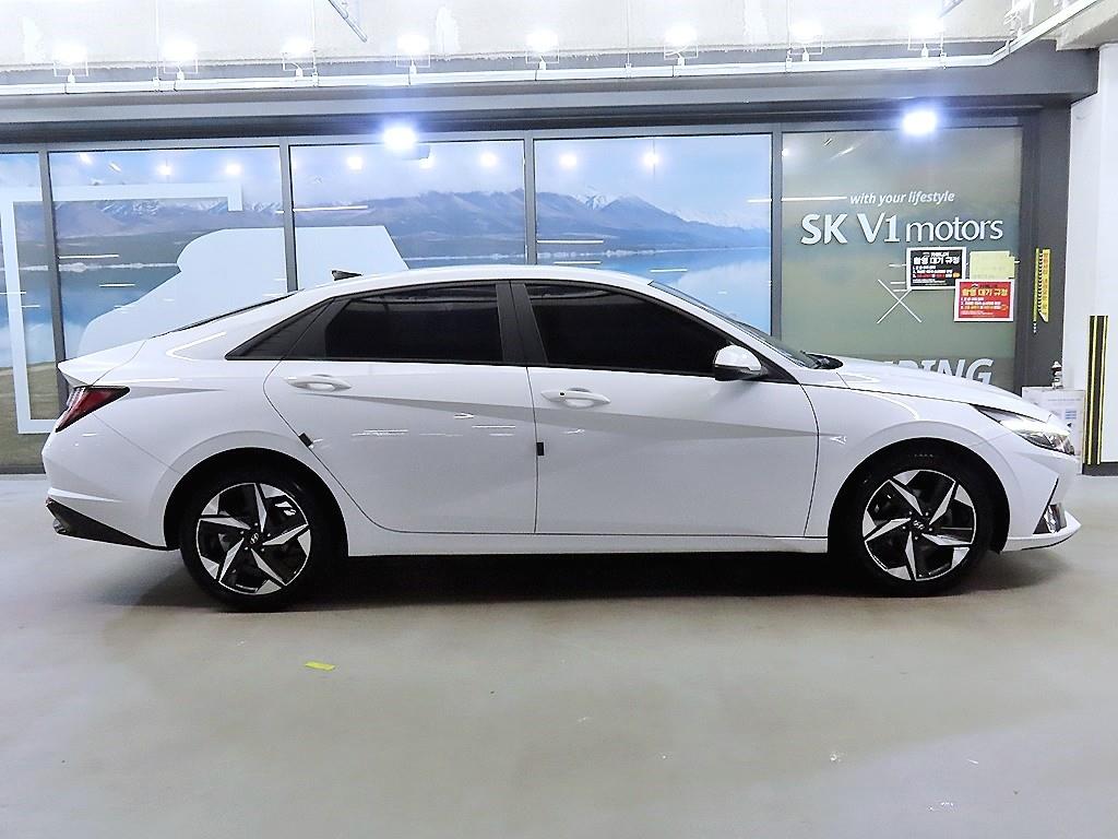 HYUNDAI Avante - Vista 3