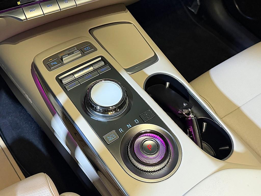 Genesis GV70 - Vista 12