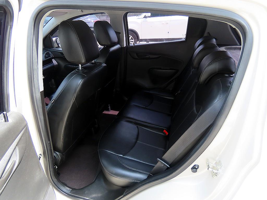 Chevrolet Spark - Vista 6