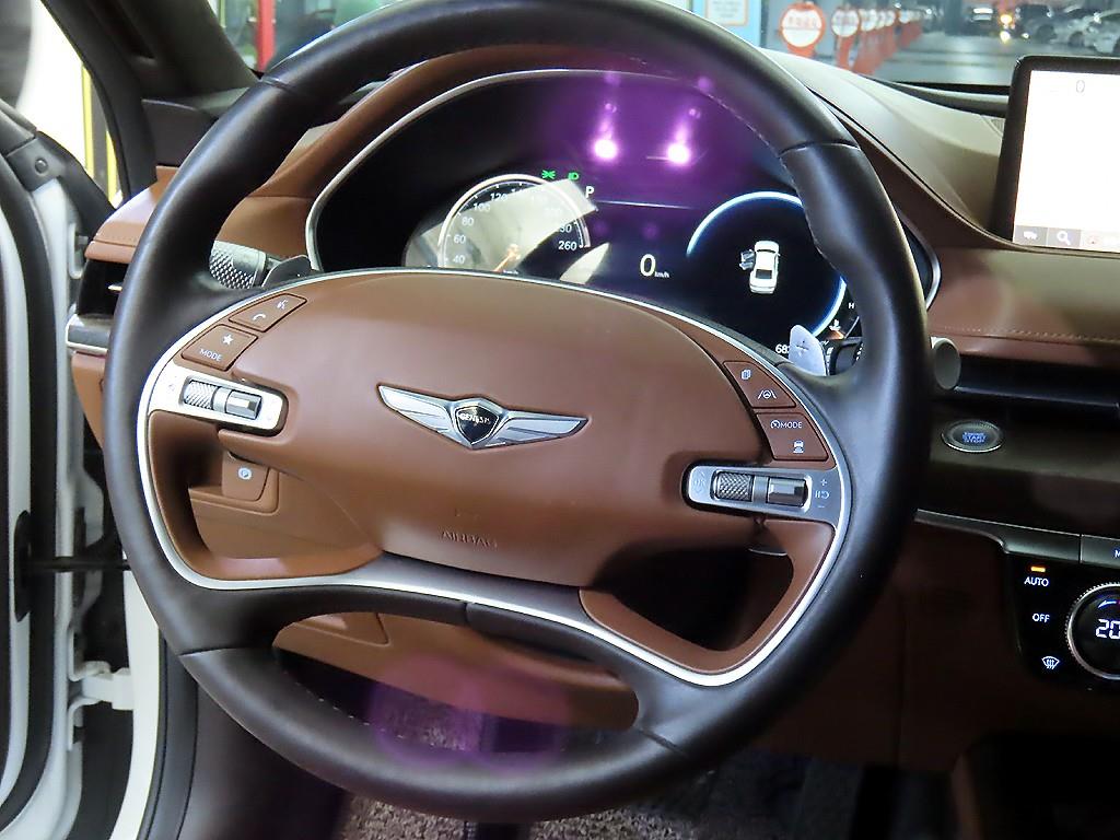 Genesis G80 - Vista 8