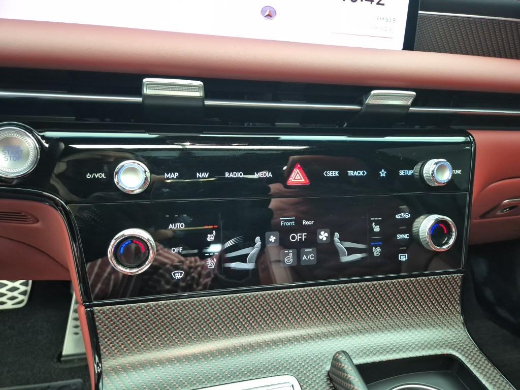 Genesis G80 - Vista 10