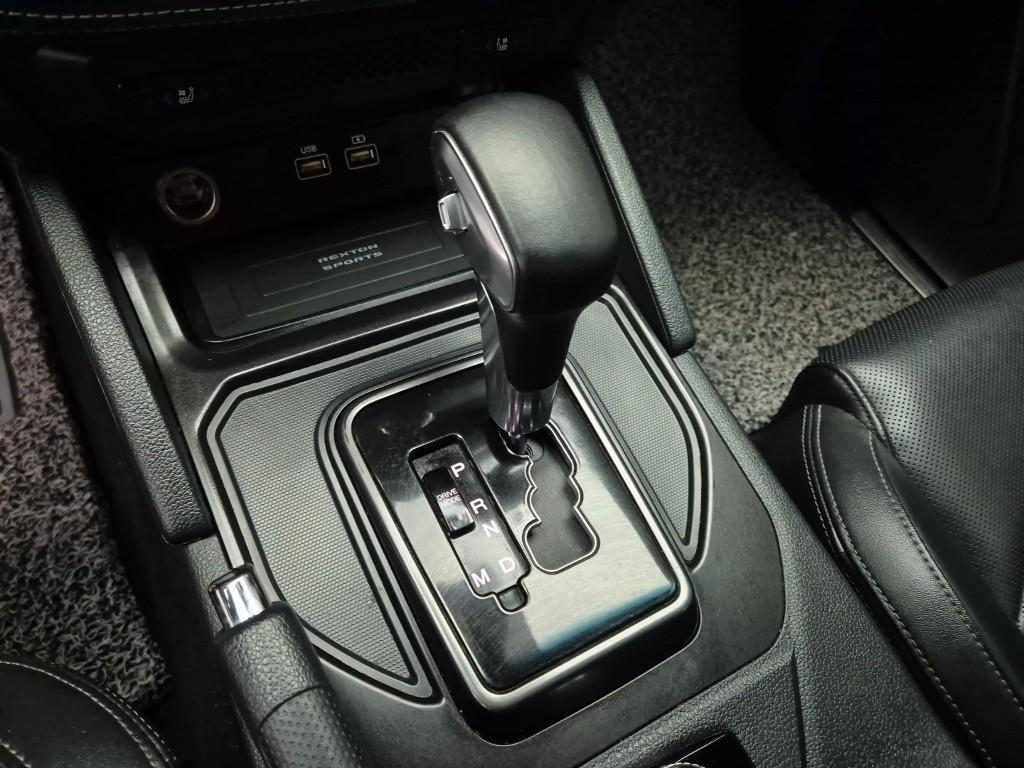 Ssangyong Rexton - Vista 8