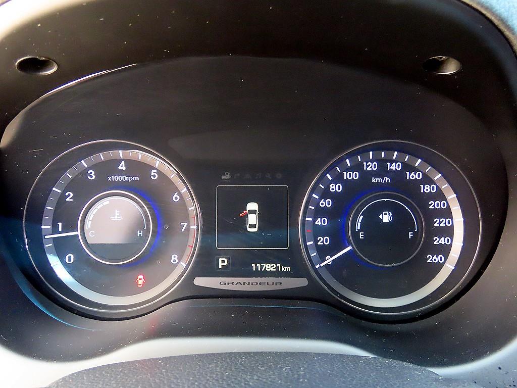 HYUNDAI Grandeur - Vista 9