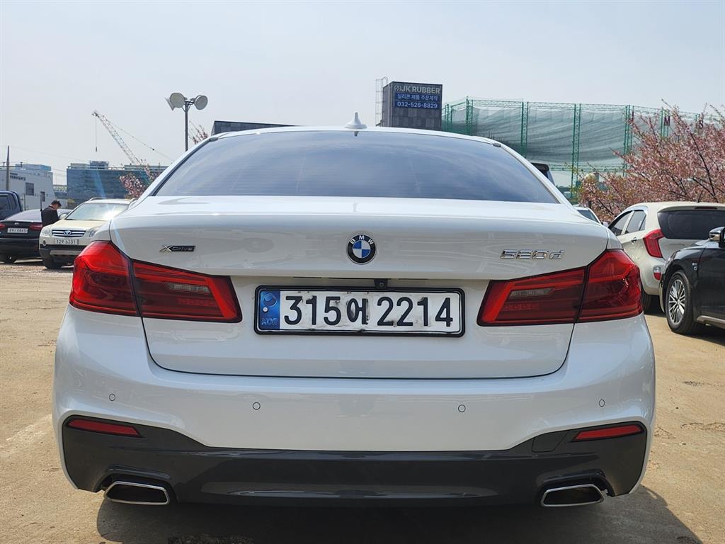 BMW 5 Series - Vista 3