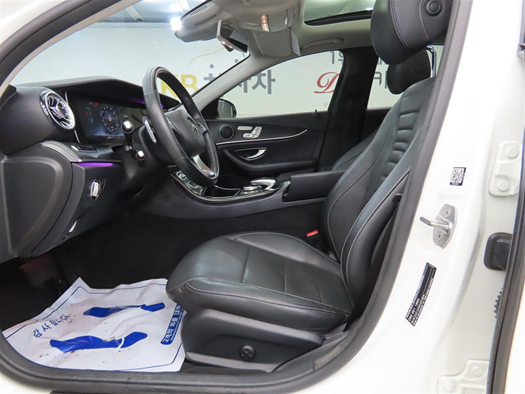 Mercedes Benz E class - Vista 5