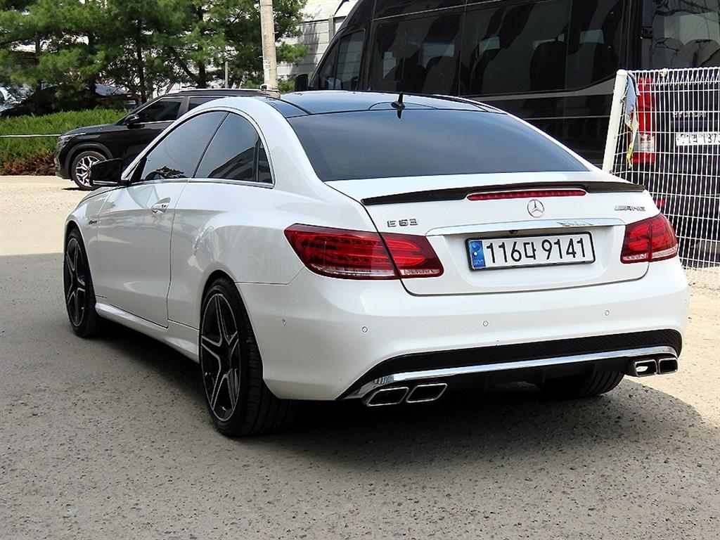 Mercedes Benz E class - Vista 3