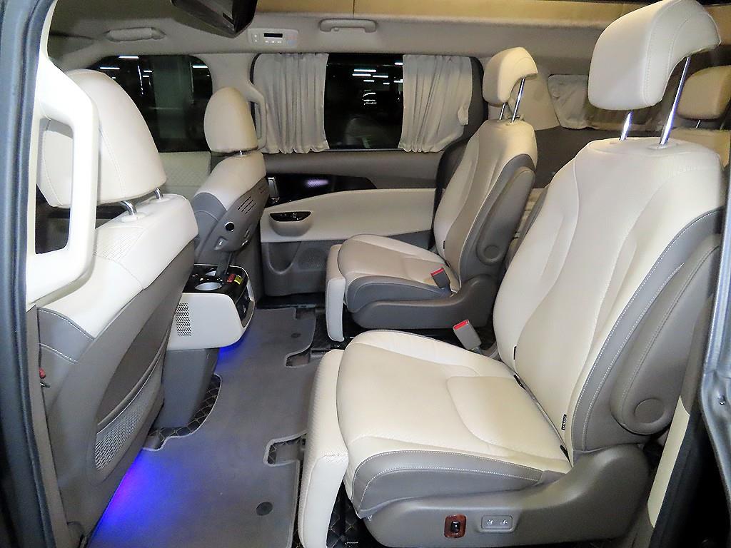 KIA Carnival - Vista 7