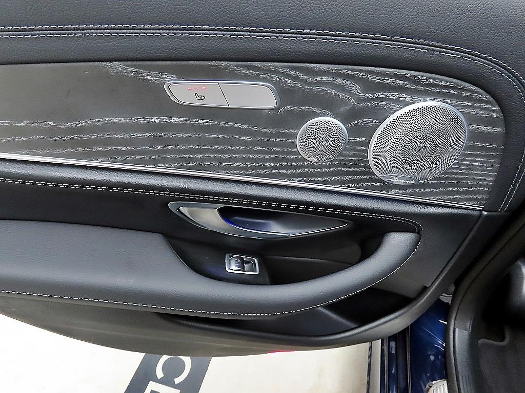 Mercedes Benz E class - Vista 12