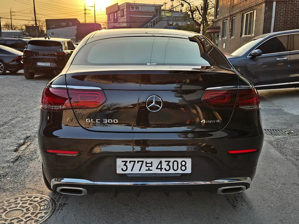 Mercedes Benz GLC Class - Vista 4