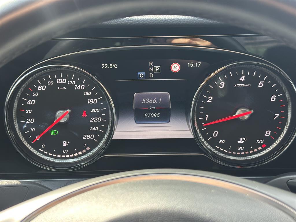 Mercedes Benz E class - Vista 10