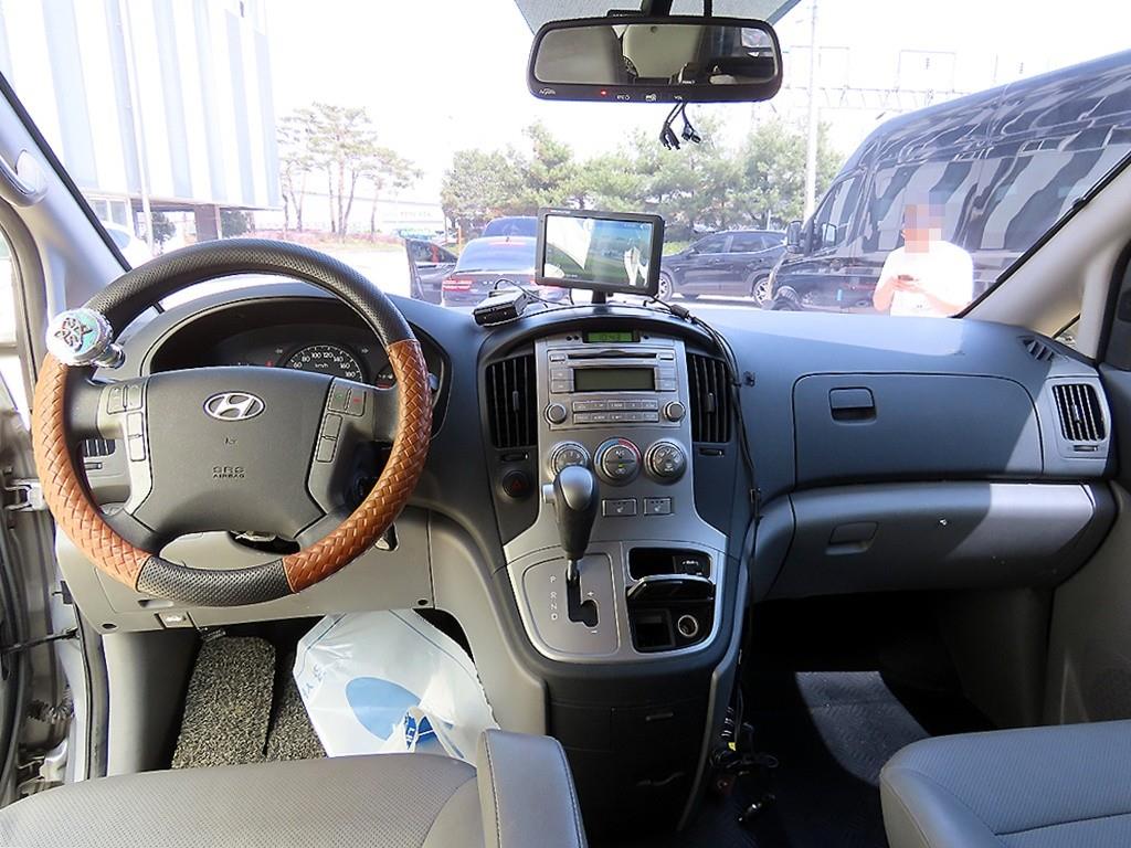 HYUNDAI Starex - Vista 7