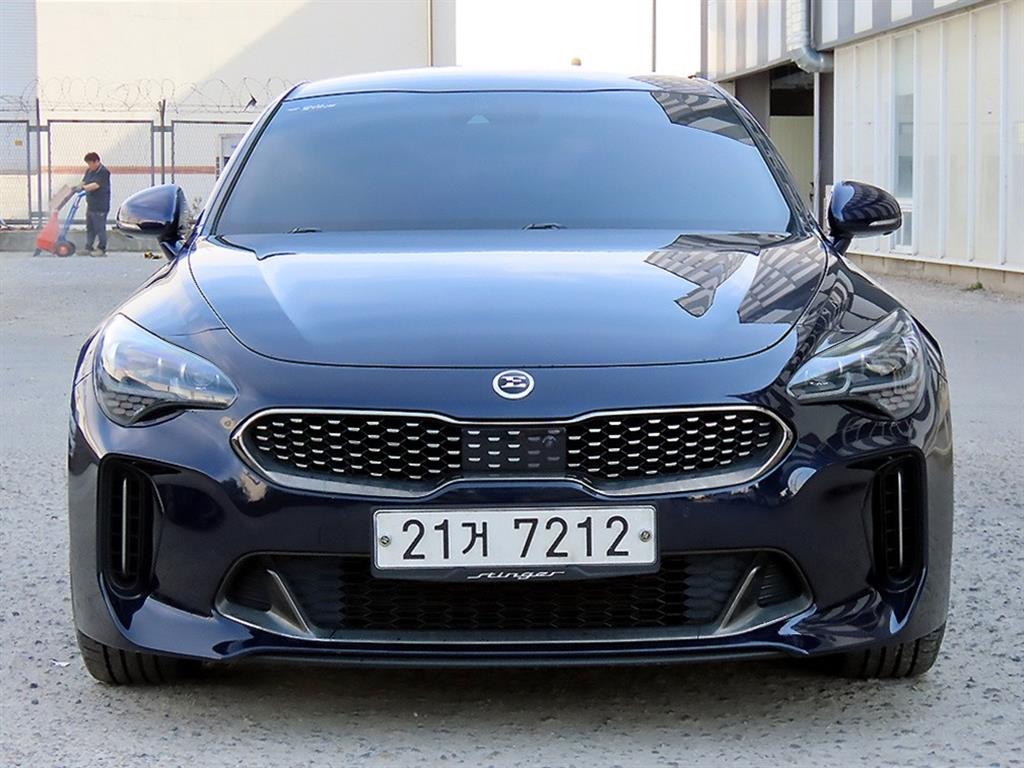 KIA Stinger 2018 Negro - Importación desde Corea - HF Imports Iquique - Foto 1