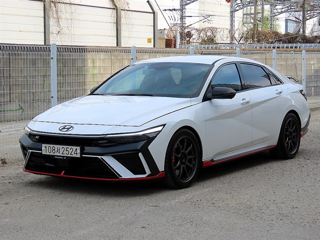 HYUNDAI Avante - Vista 2