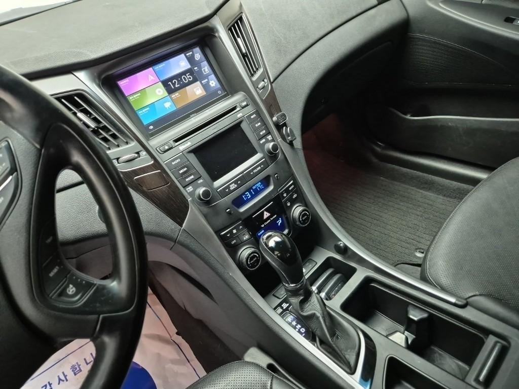 HYUNDAI Sonata - Vista 10