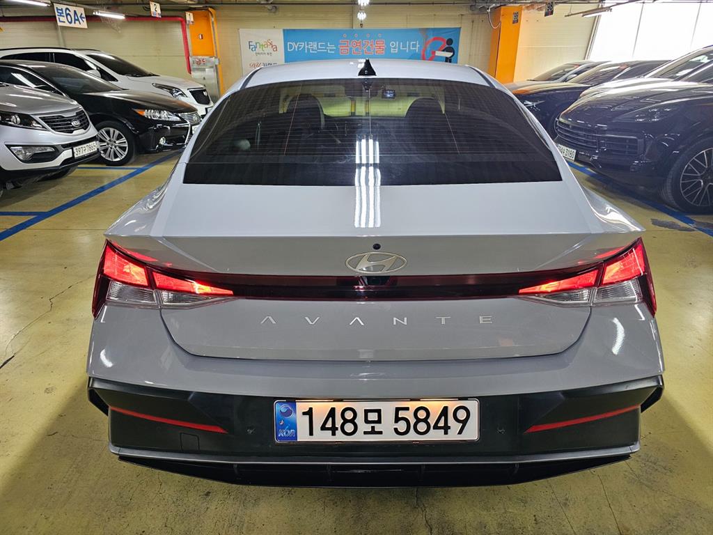 HYUNDAI Avante - Vista 4