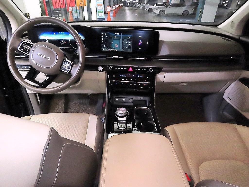 KIA Carnival - Vista 10