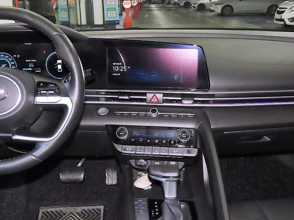 HYUNDAI Avante - Vista 11