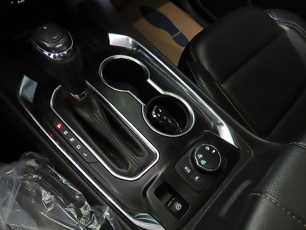 Chevrolet Travers - Vista 12