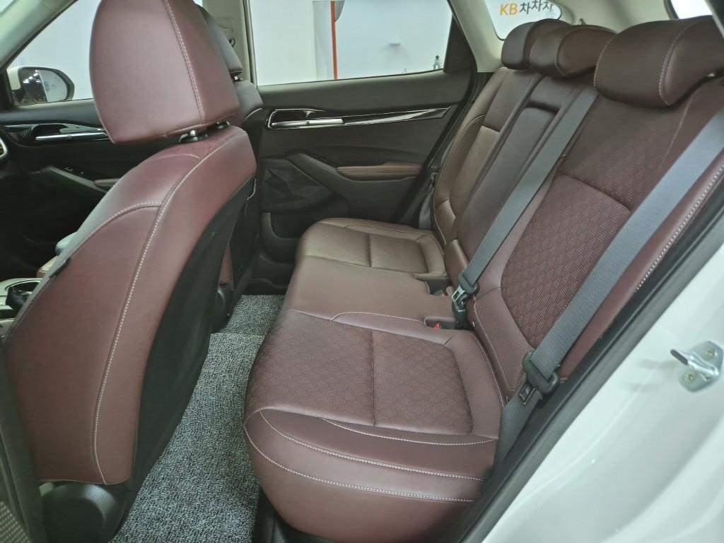 KIA Seltos - Vista 10