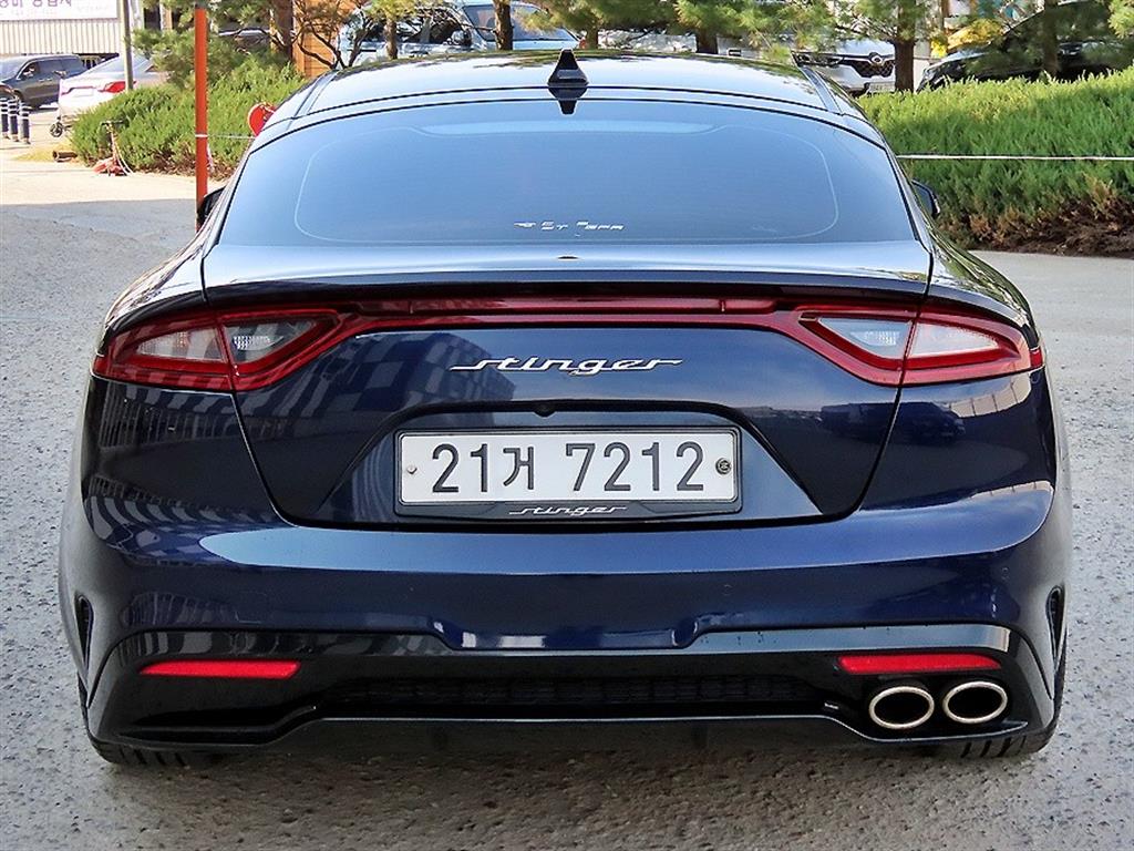 KIA Stinger - Vista 4