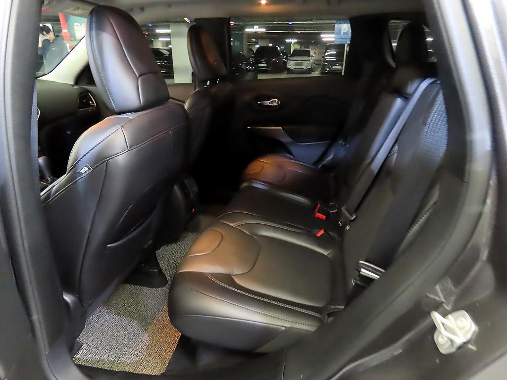 Jeep Cherokee - Vista 7