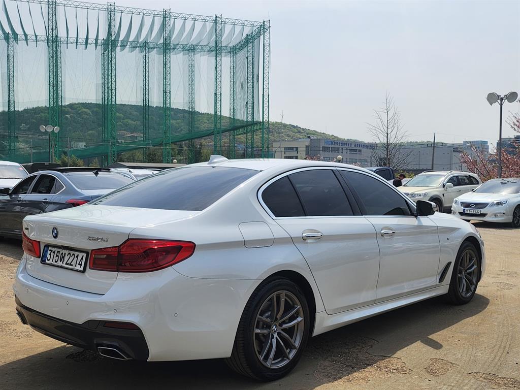 BMW 5 Series - Vista 4