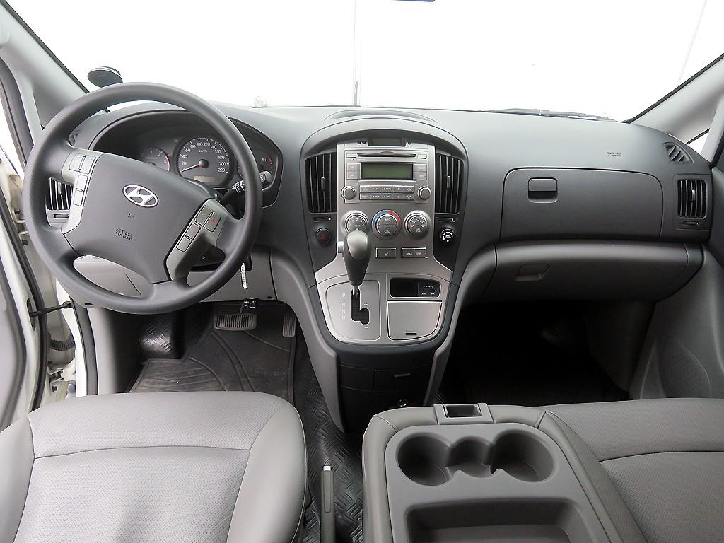 HYUNDAI Starex - Vista 8