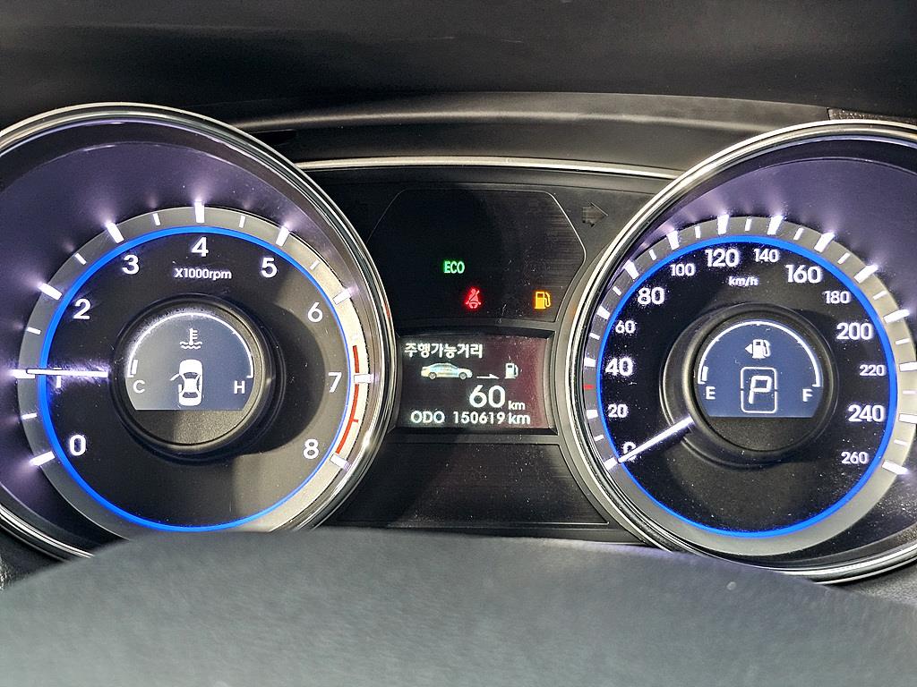 HYUNDAI Sonata - Vista 7