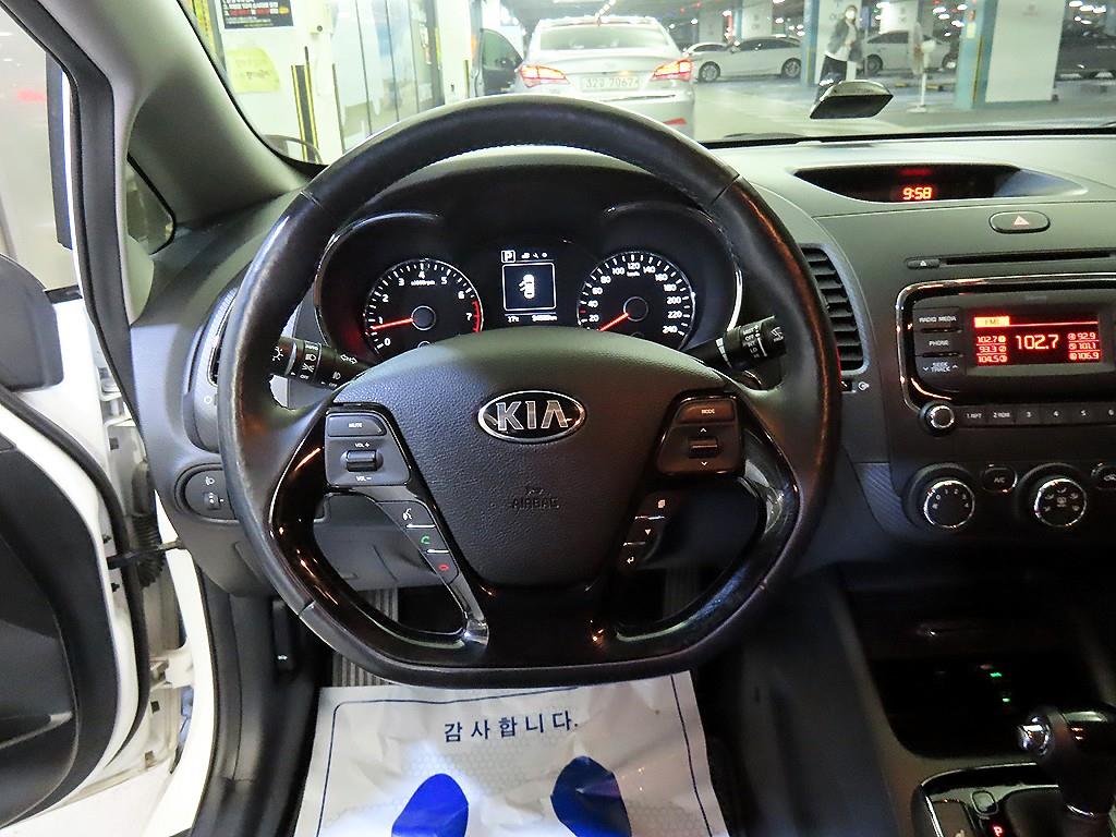 KIA K3 - Vista 8