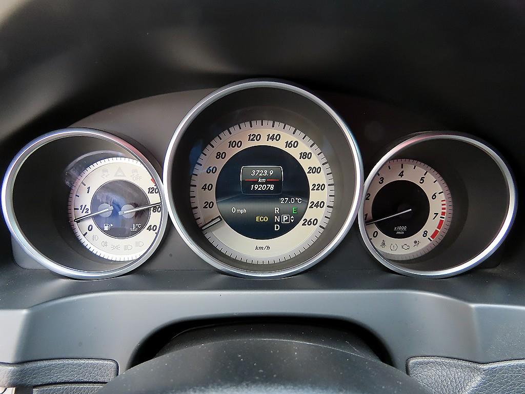 Mercedes Benz E class - Vista 9