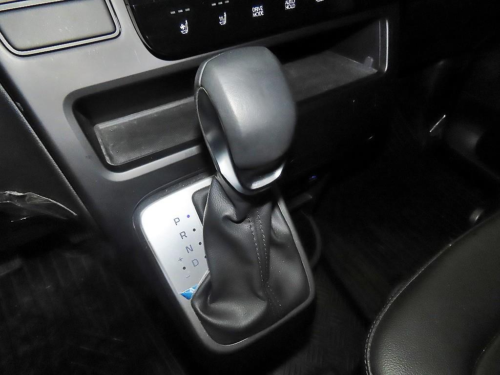 HYUNDAI Staria - Vista 12