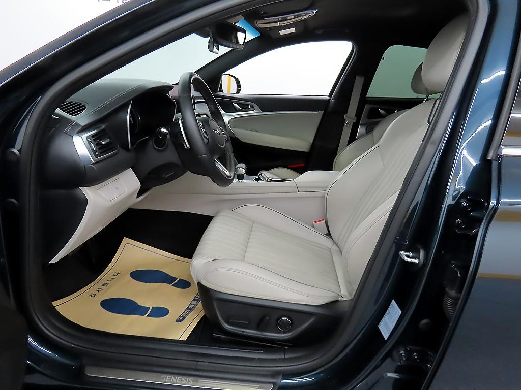 Genesis G70 - Vista 5
