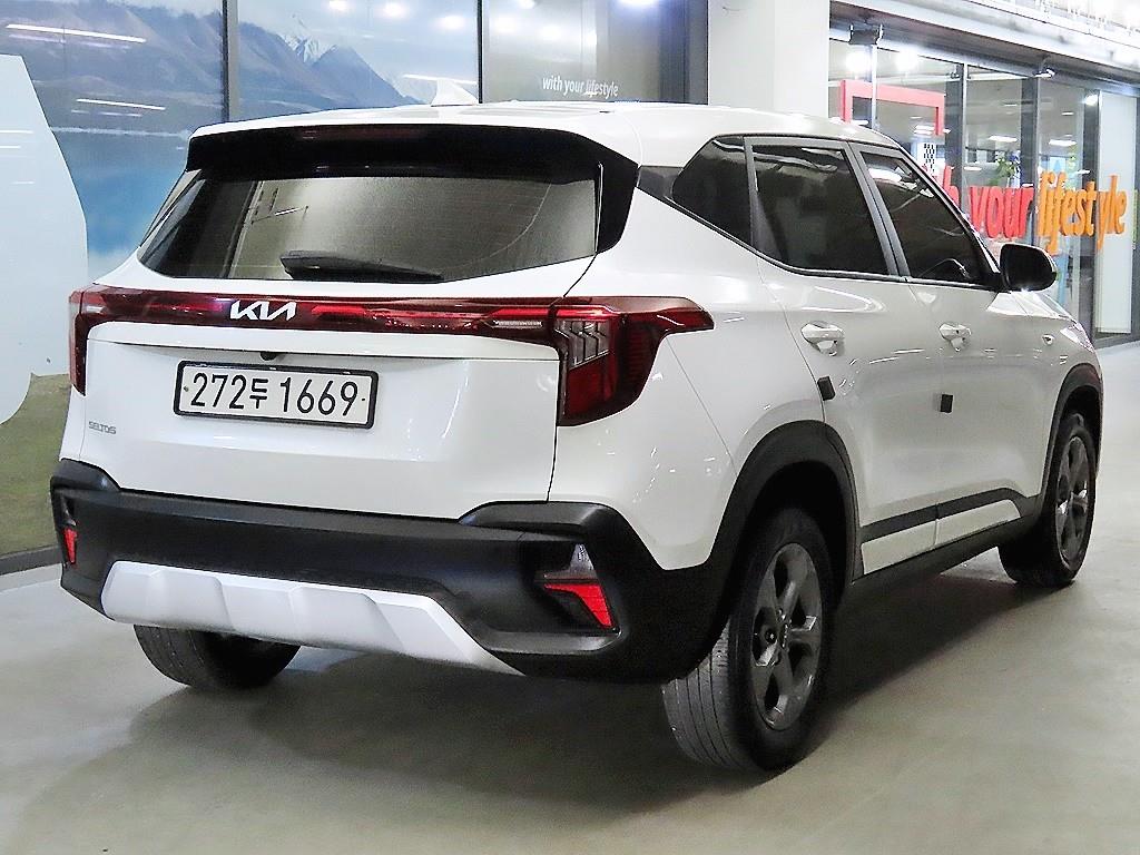 KIA Seltos - Vista 3
