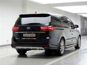 KIA Carnival - Vista 8