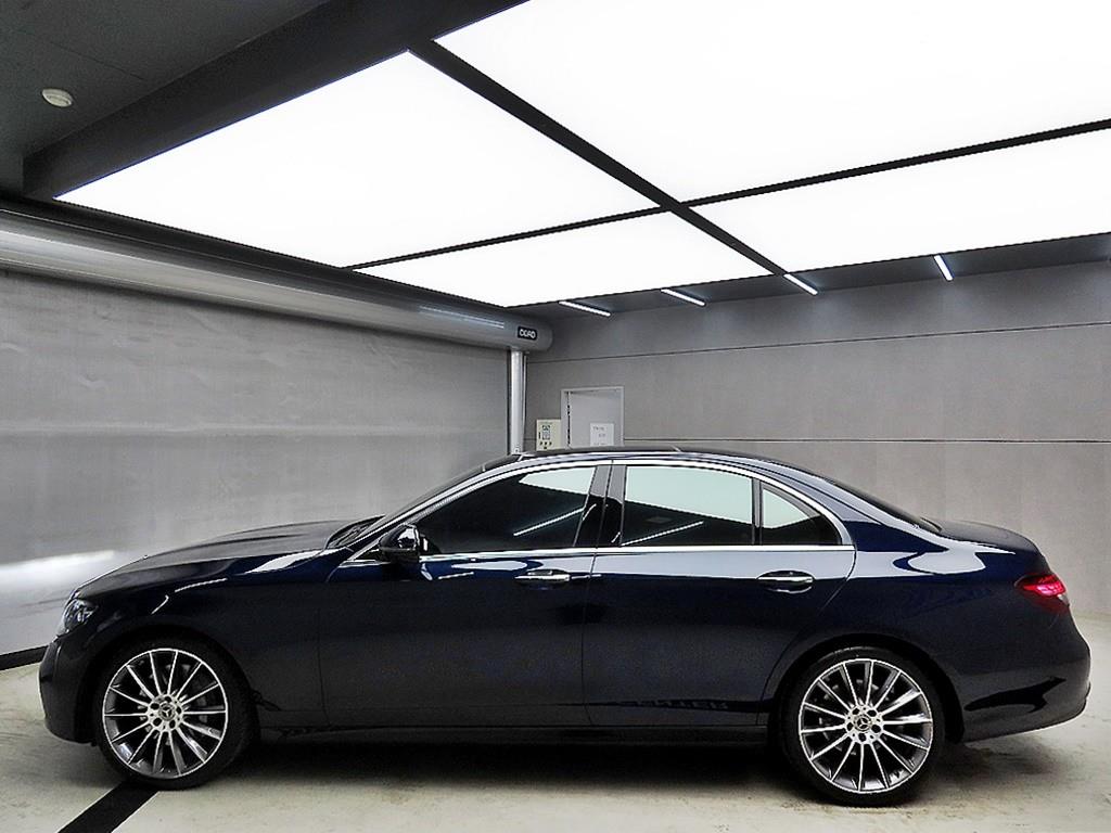 Mercedes Benz E class - Vista 4