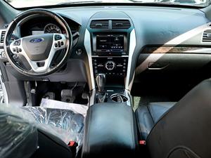Ford Explorer - Vista 10